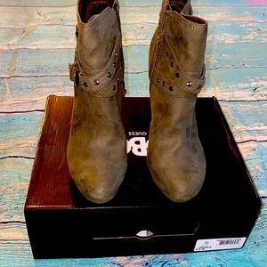 Dark green GBG Deeka, 9.5 medium platform boots